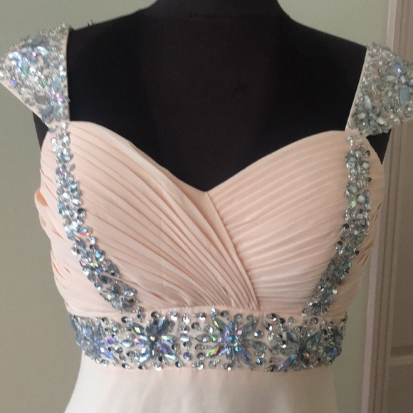Brand new prom or bridesmaids dress - Picture 2 of 6